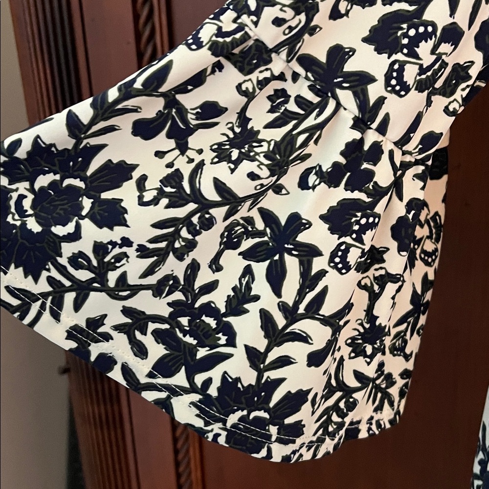 Jude Connally Black and White Floral Long Sleeve "Kerry" Dress - Picture 4 of 6
